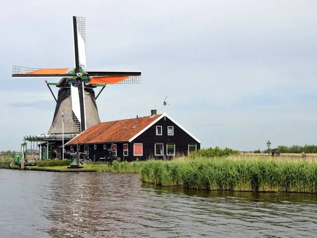 Amsterdam Bike Tour — Countryside & Windmills